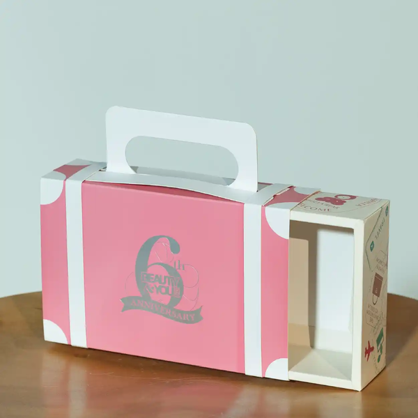 Matchbox prototype: analogue hand luggage design