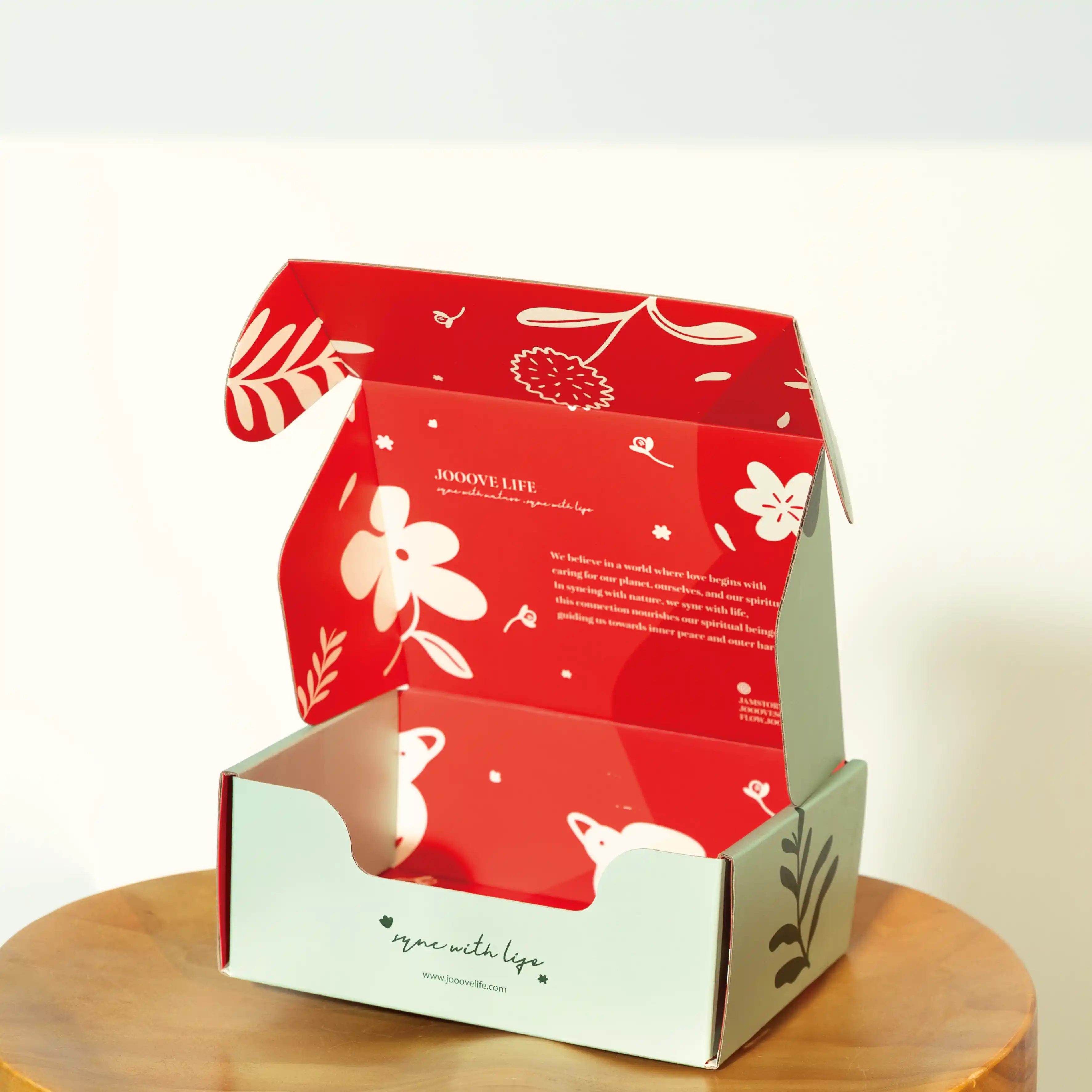 Double-sided colour mailing box with CMYK printing colours